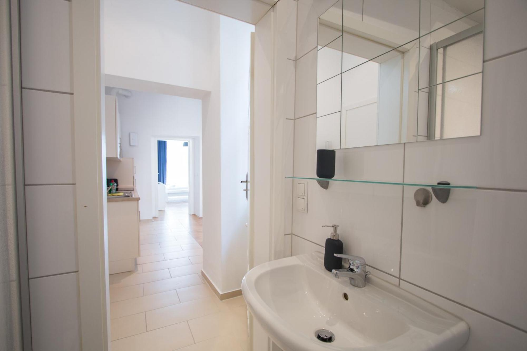 Porzellangarten Apartment I Contactless Check-In Вена Экстерьер фото